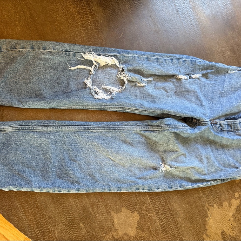 Abercrombie & Fitch Blue Relaxed Jeans with Distressed Knee